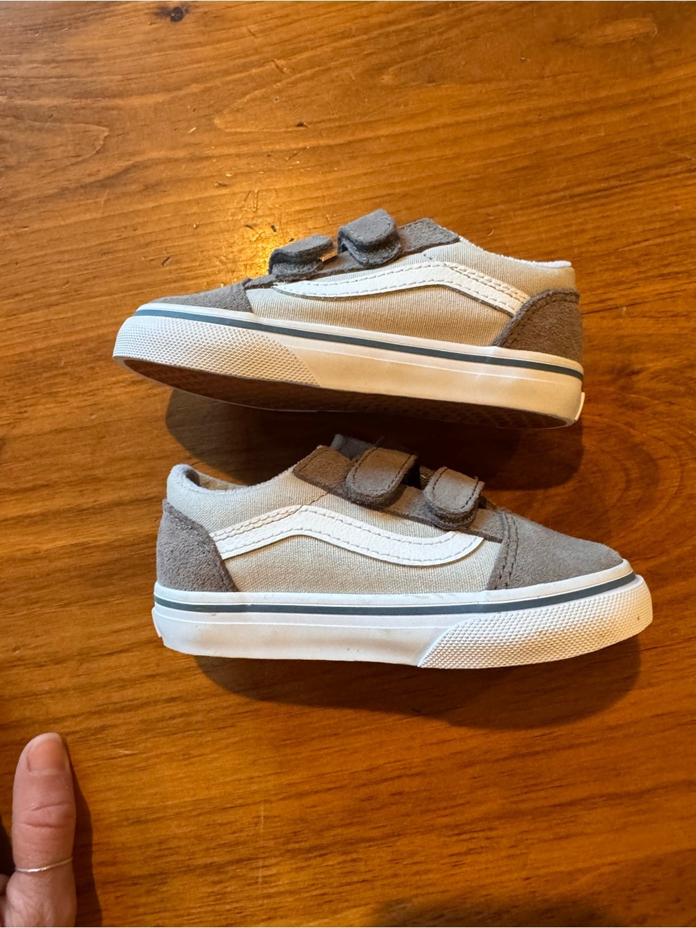 Like new toddler Vans velcro sneakers